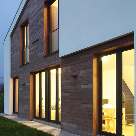 La Cometa, * Villanueva de Pria